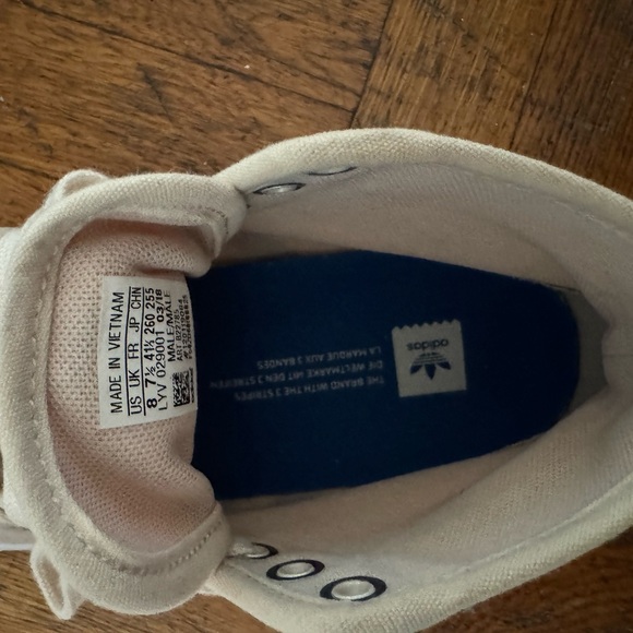 Adidas - Picture 4 of 5